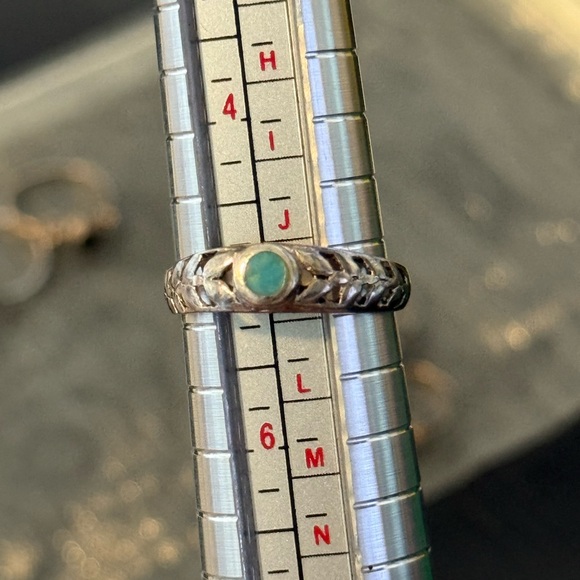 9.25 Sterling Silver Tiny Ring Lot - Picture 4 of 7